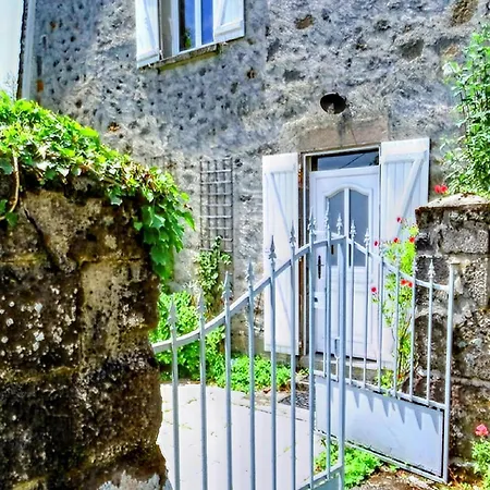 In Auvergne Near Puy Mary Semesterbostad