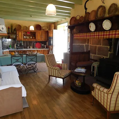 Semesterbostad In Auvergne Near Puy Mary Saint-Cirgues-de-Malbert