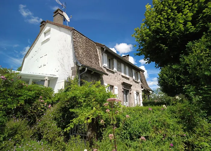 Holiday home In Auvergne Near Puy Mary Saint-Cirgues-de-Malbert